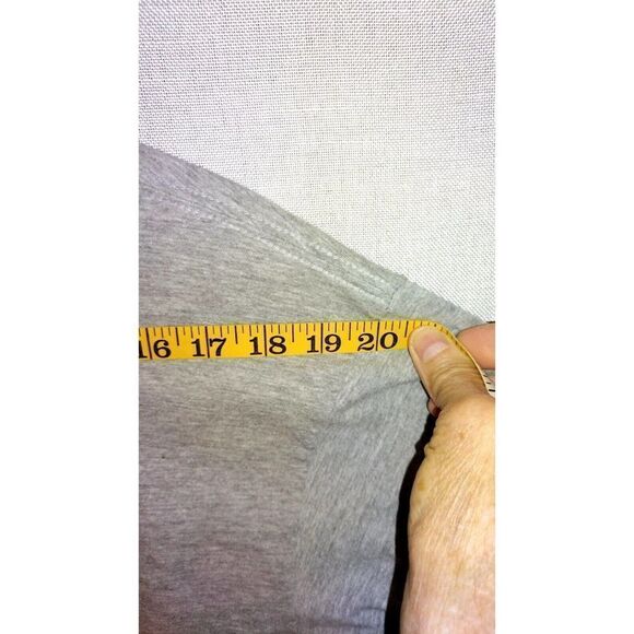 Her Wolf Game of Thrones Mens Extra Large Gray Shirt Short Sleeves Winterfell - Picture 3 of 5